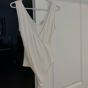 Aritzia Babaton White Crossover Bodysuit